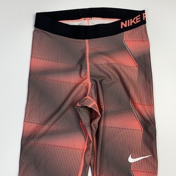 Nike Pro-Dri-Fit Multicolor Elastic Waist Athletic Pull On Capri - Picture 2 of 13